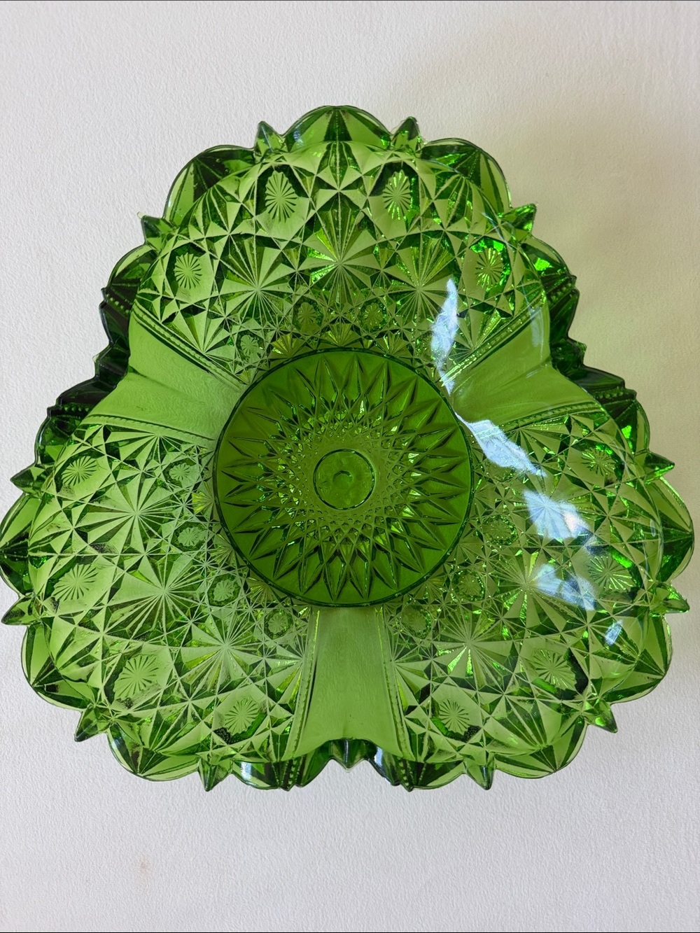 Vintage Hazel Atlas Style Green Pinwheel Starburst Triangle Glass Bowl 10” - Picture 1 of 6
